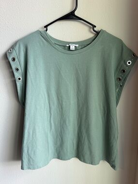 Bar III Sage Green Grommet Sleeve Short Sleeve Tee